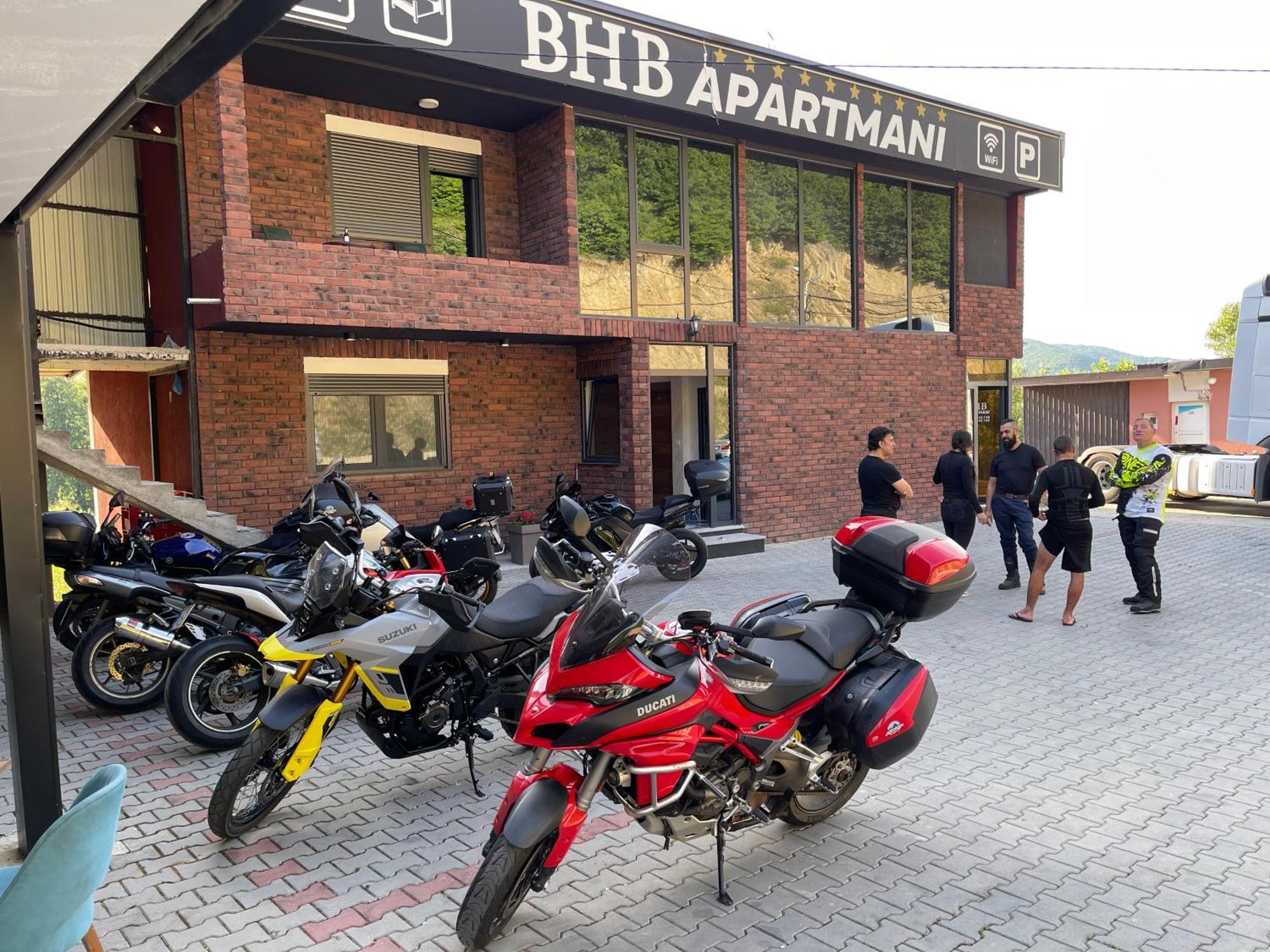 B H B Apartmani Novi Pazar Bagian luar foto
